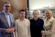 Ivica upravo izlazi iz bolnice. Zahvalan lekarima što su napravili čudo i srećan zbog njega i po.jpg