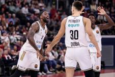 Dvejn Bejkon i Filip Petrušev Dubai Evroliga