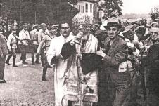 SPEC konkordat Episkop Sava Trlajić na litiji.jpg