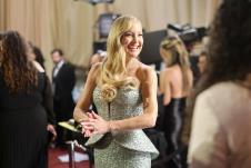 Kejt Hadson na crvenom tepihu Oskara 2026 u zelenoj haljini i sa luksuznim zelenim dijamantima