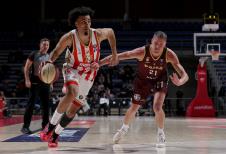 Janari Joesar na meču Crvena zvezda - Bosna