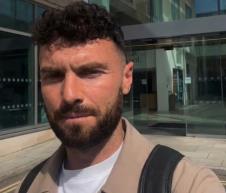 Brin Džouns sada čisti krovove.jpg