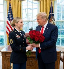 Lažni AI profil Džesike Foster, navodne plavuše iz američke vojske, izazvao veliku pažnju na društvenim mrežama (6).PNG