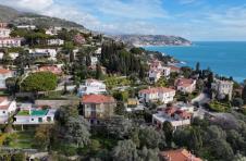 Valekrosija, Italija