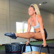 Danica Kenedi u teretani