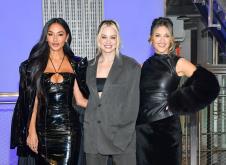 Nikol Šerzinger, Ešli Roberts, Kimberli Vajet, Pusiket dols