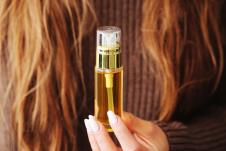 bočica sa serumom za rast kose