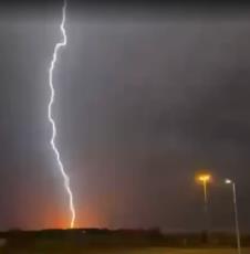 Burdž Kalifa grom (5).png