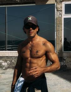 Mario Kasas, španski glumac i zvezda filma Tri metra iznad neba (4).PNG