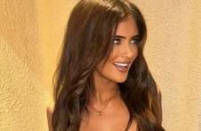 Britanska influenserka Eli Krempsi suočena sa optužbama zbog krijumčarenja kanabisa (3).PNG