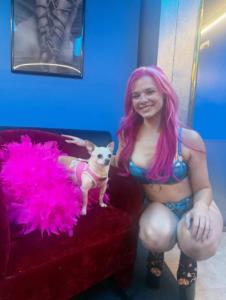 Striptizeta govori o vojnicima (4).PNG