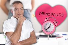 dr Aleksandar Ljubić/roze srce na kome piše menopuza i roze sat