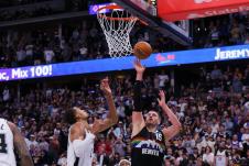 Nikola Jokić protiv San Antonio Sparsa