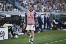 Dušan Vlahović na zagrevanju tokom meča Juventus - Đenova