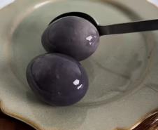 Farbanje jaja u crnom vinu