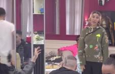 Car poslao poklon Aneli