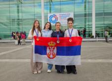 Takmičarke na Evropskoj matematičkoj olimpijadi za devojke