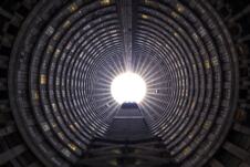 Neboder Ponte Tauer u Johanesburgu, cilindrična zgrada sa šupljim jezgrom