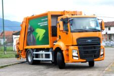 LOZNICA - Novi kamioni za efikasniji rad.JPG