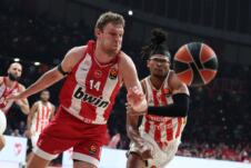 Saša Vezenkov i Čima Moneke na utakmici Crvena zvezda - Olimpijakos