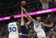 Nikola Jokić i Rudi Gober u petom meču Denver - Minesota