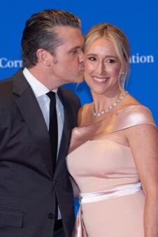 Pit Hegset i Dženifer Raušet na večeri Udruženja dopisnika Bele kuće