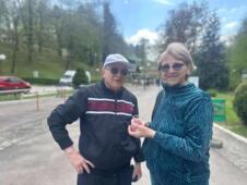 Prešli 2.000 kilometara kako bi došli u srpsku banju Mirjana i Svetomir iz Pariz - 28.04.2026.jpg