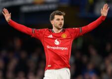 Mejson Maunt u dresu Mančester junajteda