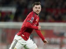 Mejson Maunt u dresu Mančester junajteda