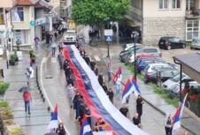Dugačka trobojka i stotine vernika Prijepolje svečano obeležilo hramovnu slavu i - 13.05.2026.jpg