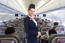 Stjuardesa i putnici u avionu - kolaž fotografija