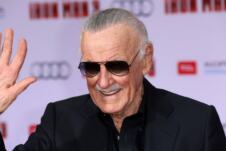 Stan Lee (2).jpg