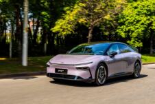 Kineski električni automobil