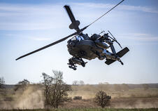 AH-64 Apache Apač (1).jpg