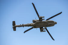 AH-64 Apache Apač (3).jpg