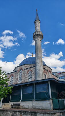 Činili džamija u Istanbulu, zadužbina sultanije Kosem