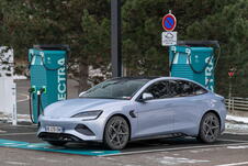 Električni automobil iz Kine tokom inženjerske analize i poređenja sa evropskim modelima