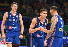 Nikola Jović Bogdan Bogdanović i Stefan Jović Košarkaška reprezentacija Srbije
