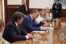 Aleksandar Vučić general  Aleksus Grinkevič komadant NATO (10).jpeg