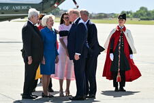 Donald Tramp, Kalista Gingrič, samit G7 u Francuskoj