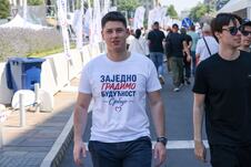 skup 27. juna Srbija jedna porodica Srbija pobeđuje (27).jpeg