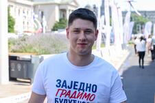 skup 27. juna Srbija jedna porodica Srbija pobeđuje (28).jpeg