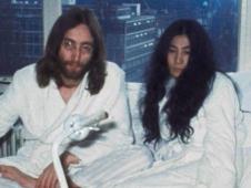Džon Lenon i Joko Ono u bade mantilima