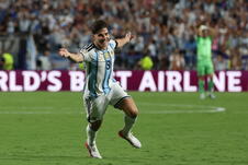 Hulijan Alvarez slavi gol na meču Argentina - Švajcarska