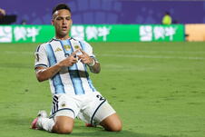 Lautaro Martinez slavi gol na meču Argentina - Švajcarska