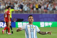Lautaro Martinez slavi gol na meču Argentina - Švajcarska