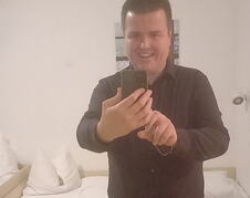 Senad Mrkaljević katolički sveštenik (1).PNG