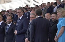 Aleksandar Vučić vojna parada Vučić u Parizu (2).png