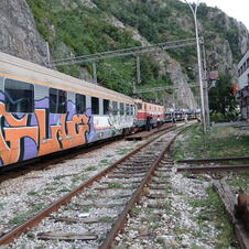 Morača-voz-zaustavljen-grom-fotorina.jpg