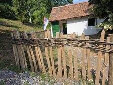 LOZNICA - Obnovljena rodna kuća Momčila Gavrića.jpg